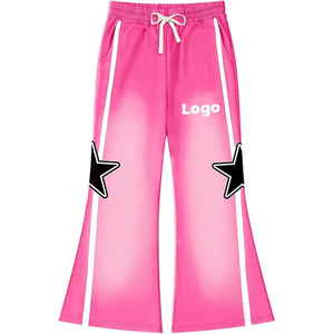 Pantalon de jogging rose personnalisé pour homme avec patch étoile, coupe ample, style urbain, à rayures latérales et jambe large - Product Image 1