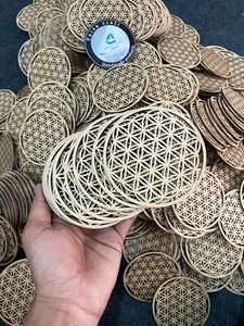 Sous-verres en bois MDF découpés au laser sur mesure, ronds, 4x4 pouces, 4 mm d'épaisseur, écologiques, faits à la main, design classique - Product Image 6