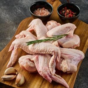 Ailes de poulet séchées halal avec peau, jointées au milieu, carton de 15 kg - Product Image 5