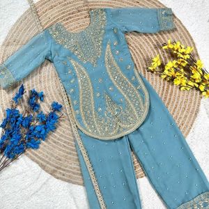 Ensemble Kurti Sharara en Georgette avec broderie lourde et travail Moti, et Dupatta en voile de soie, entièrement cousu, pour enfants, par Royal Export - Product Image 2