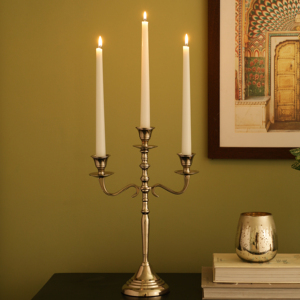 Elegante Candelabro de Aluminio de 3 Brazos, Portavelas Decorativo de Metal con Acabado Dorado para Bodas, Fiestas y Eventos - Product Image 2