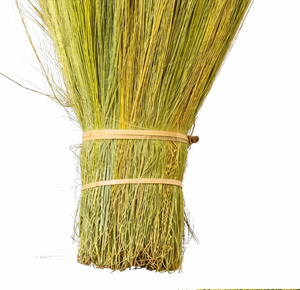 Escoba de hierba natural ecológica al por mayor para la fabricación duradera de escobas de hierba de tigre hechas a mano - Product Image 1