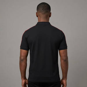 Nouvelle chemise décontractée pour homme à manches courtes noire avec col rabattu, imprimé logo flamme rouge sur le devant, respirante, coupe régulière - Product Image 6