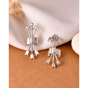 ต่างหูแบบหนีบแฟชั่น Trishool ดีไซน์หรูหรา สีเงิน รุ่นอินเดีย MTER536 - Product Image 2