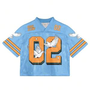 เสื้อเจอร์ซีย์อเมริกันฟุตบอลสีชมพูพิมพ์ลายกราฟิกตาข่าย ทรงครอป โอเวอร์ไซส์ คอวี สำหรับผู้หญิง สไตล์สตรีทแวร์ แบบซับลิเมชั่น รับผลิตแบบ OEM จำนวนมาก - Product Image 3