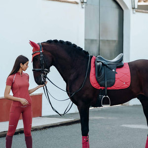 Tapis de selle matelassé rose avec fermeture Velcro et design solide pour l'équitation - Product Image 2