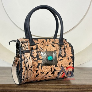 Nuevo Bolso Bandolera Speedy de Cuero Genuino de Vaca de 11 Pulgadas con Diseño Floral Repujado y Concho Turquesa, Hecho a Mano y Personalizado - Product Image 1
