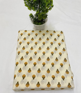 Tela de algodón ligera estampada a mano en India con diseño floral amarillo Sanganeri Jaipur, material para vestidos, bolsos y prendas de vestir para niños. - Product Image 4