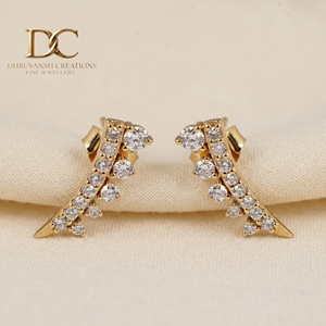 Boucles d'oreilles clous élégantes ethniques en or jaune massif 14 carats avec diamant de laboratoire certifié IGI pour femme, taille brillant rond, bijoux personnalisés - Product Image 2