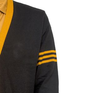 Cardigan personnalisé Alpha noir à col en V pour femme, en acrylique tricoté, chenille unie, logo frontal, vêtements d'hiver grecs - Product Image 2