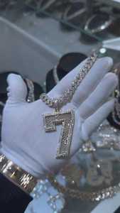 Colgante Unisex de Plata 925 con Moissanita Número 7, Estilo Hip Hop, Hecho a Mano, Corte Brillante Redondo, Bañado en Rodio, Temática de Fiesta - Product Image 3