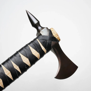 Hache de survie LEGACY BLADES, manche en bois, tête en acier forgé, style tomahawk, qualité industrielle, usage extérieur, garantie 3 ans - Product Image 5