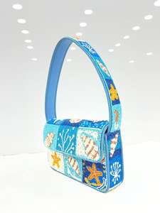 Sacs à main et pochettes personnalisables brodés de perles avec bandoulière, faits à la main par des artisans - Product Image 3