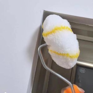 Kit de pintura inteligente con rodillo de pintura para tubos de superficie curva con barra de acero y marco para pintar tuberías y postes. - Product Image 4