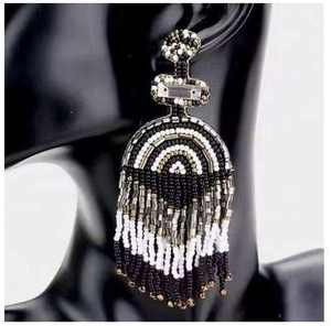 Bijoux créatifs faits main uniques et élégants en résine de designer vintage, peints à la main, écologiques et faits maison - Product Image 1