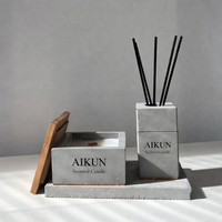 Lilin Aromaterapi Mewah AIKUN dalam Wadah Semen Persegi dengan Sumbu Kayu dan Tutup Kayu untuk Dekorasi Rumah dan Hadiah