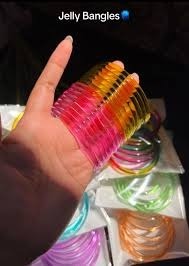 ชุดกำไลอะคริลิคแบบซ้อนได้ สีใส ชมพู แดง ส้ม เขียว เครื่องประดับเรซิ่น สไตล์ลำลอง แฟชั่นสำหรับทุกเพศ เป็นมิตรกับสิ่งแวดล้อม - Product Image 4