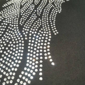 Sudadera con Capucha Antimicrobiana para Hombre, Mezcla de Algodón y Poliéster, Resistente a Bacterias, con Detalles de Cristal y Cordón Ajustable - Product Image 3