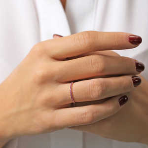 Anillo de Eternidad Completo de Oro Sólido de 14k con Incrustaciones de Rubíes de 1.20mm, Joyería Fina Hecha a Mano, Anillo Apilable para Boda o Compromiso - Product Image 3