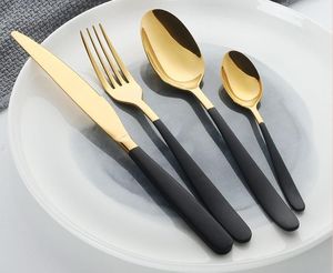 Ensemble de couverts noirs à motifs avec un design audacieux, expérience culinaire moderne, style de table haut de gamme pour restaurant. - Product Image 2