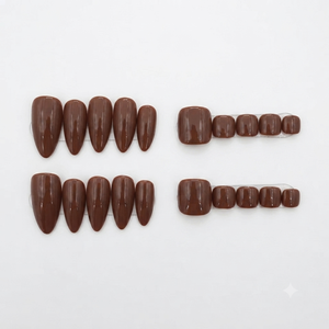 Ongles d'orteil brun moka/cacao taupe couleur unie Croissant lueur - Product Image 1