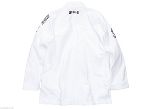 Kimono de Jiu-Jitsu Blanc UND pour la Batch 31, 450 GSM, en Coton Tissé Nacré, Durable et Respirant, Unisexe Adulte avec Sac - Product Image 2