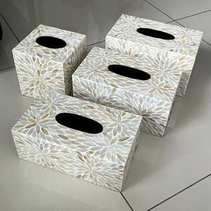Porte-mouchoirs AuraPearl Designer, boîte en mosaïque faite à la main avec incrustation de nacre, motif personnalisé pour les intérieurs sophistiqués - Product Image 1