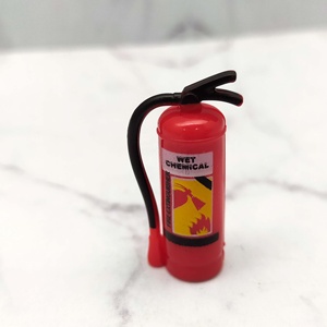 Mini extintor de incendios de paisaje, juguete de muebles ABS para decoración de casa de muñecas, haz tu propio mundo en miniatura - Product Image 1