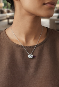 Collar de Oro con Moissanita Ovalada de Estilo Oriental-Sicaténico, Sencillo y Moderno, en Plata de Ley 925, Joyería Cristiana para Compromiso Nupcial - Product Image 5