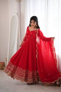 Robe Anarkali longue en Georgette rouge brodée avec Dupatta, ornée de sequins floraux, idéale pour les mariages et les fêtes, anti-humidité pour femme - Product Image 1