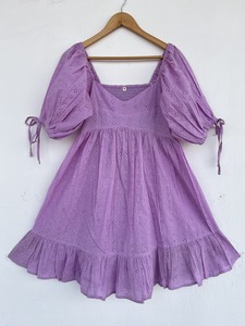 Vestido Mini de Algodón Lila Morado para Mujer, Bordado Schiffli, Manga con Lazo, Cuello en V, Estilo Babydoll Boho, Vestido de Verano - Product Image 1