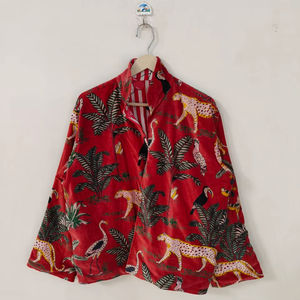 Chaqueta Bomber Reversible Ecológica con Estampado Floral Rojo, Chaqueta de Terciopelo Bohemia, Chaqueta Corta Acolchada Hecha a Mano para Mujer - Product Image 1