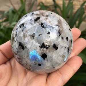 Sphère de guérison en pierre de lune arc-en-ciel naturelle polie de qualité supérieure pour le travail énergétique - Vente en gros - Product Image 4