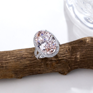 แหวนเพชรเมล็ดเดี่ยวทรงรีสีชมพู 18k รุ่น MSR-2119 จาก Messi Jewelry แหวนหมั้น - Product Image 4