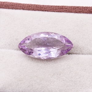 Vente en gros de pierres précieuses naturelles en améthyste violette claire facettées de 17 carats, taille marquise, 26x13mm, Memoria Jewels - Product Image 1