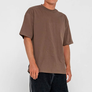 เสื้อยืดผู้ผลิตเสื้อผ้าสั่งทำ ผ้า 180 แกรม น้ำหนักเบา ใส่สบายสำหรับฤดูร้อน แขนสั้น ทรงปกติ ยืดหยุ่น ระบายอากาศได้ดี - Product Image 3