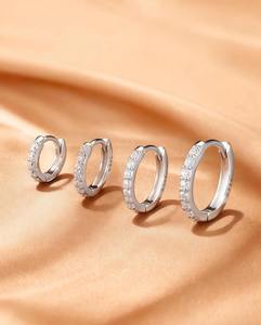 Pendientes de Plata de Ley 925 con Moissanita de Corte Brillante en Varios Tamaños, Personalizables, Regalo para Mujeres y Hombres, para Bodas y Fiestas - Product Image 1