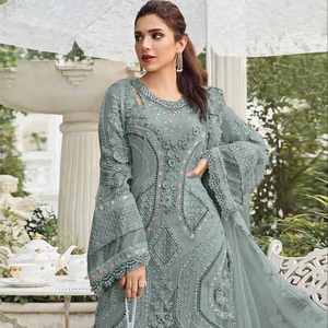 Salwar Kameez semi-couturié en Georgette avec broderies et travail de perles, longueur midi moderne, idéal pour les mariages, Diwali et les occasions festives - Product Image 1