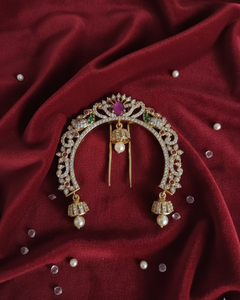 Broche de cheveux en diamant américain avec motifs floraux de paon, pendentifs Jhumka et accents de perles, bijoux de cheveux de mariée traditionnels pour femmes - Product Image 4