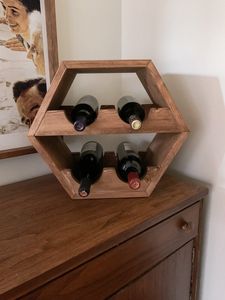 Elegante soporte de exhibición de vino de mesa, accesorio de comedor con estilo, soporte artesanal de bambú, decoración geométrica de madera. - Product Image 5