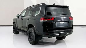 Meilleures ventes : Toyota Land Cruiser VX 3.3L Diesel SUV 4x4 RHD 2024 (conduite à droite) - Product Image 3