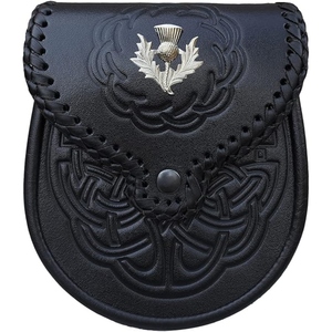 Bolso Tradicional Escocés de Cuero Negro Premium con Emblema de Cardo Escocés, Diseño Celta en Relieve y Borde Trenzado para Hombre - Product Image 1