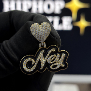 Colgante de Lujo Personalizado con Nombre en Caligrafía, Plata de Ley 925, Moissanita VVS, Corazón con Esmalte Negro, Amuleto Hip Hop, Regalo Unisex - Product Image 1
