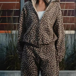 Women <b>Leopard</b> <b>Print</b> Zip Hoodie Fashion Casual Long Sleeve Warm <b>Sweatshirt</b> Stylish Streetwear Clothing for Online Sellers - Product Image 3
