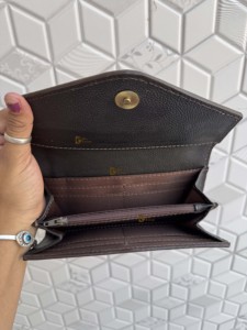 Cartera de Cuero Tallada a Mano, Elegante Cartera de Cuero Vacuno, Multiusos, Estilo Occidental para Mujer - Product Image 6