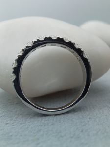 Bague de fiançailles de haute qualité en moissanite, diamant rond, bande plaquée durable, bijoux élégants disponibles à un prix compétitif - Product Image 4