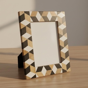 Cadre photo rectangulaire géométrique en résine fait main, léger, à orientation verticale, pour table, idéal pour mariage, bureau, maison - Product Image 5