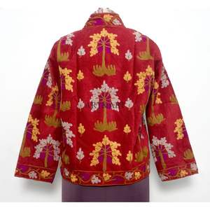 Chaqueta de Tela Cotrise Acolchada con Bordado Floral Hecho a Mano, Detalle de Botones, Forro de Algodón a Rayas, Transpirable, Ecológica, para Invierno - Product Image 5