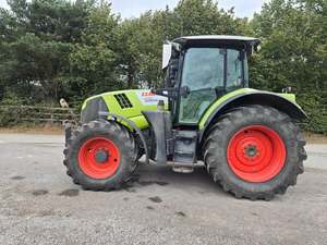 Tracteur agricole Claas 4x4 haute puissance avec moteur diesel, cabine et équipement de terrain robuste - Product Image 2