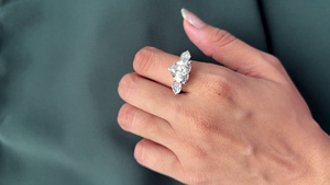 Bague en diamant taille cœur en or blanc 14 carats, diamant de laboratoire certifié IGI, bijou de fiançailles élégant, éclat radieux, romantique et intemporel - Product Image 2